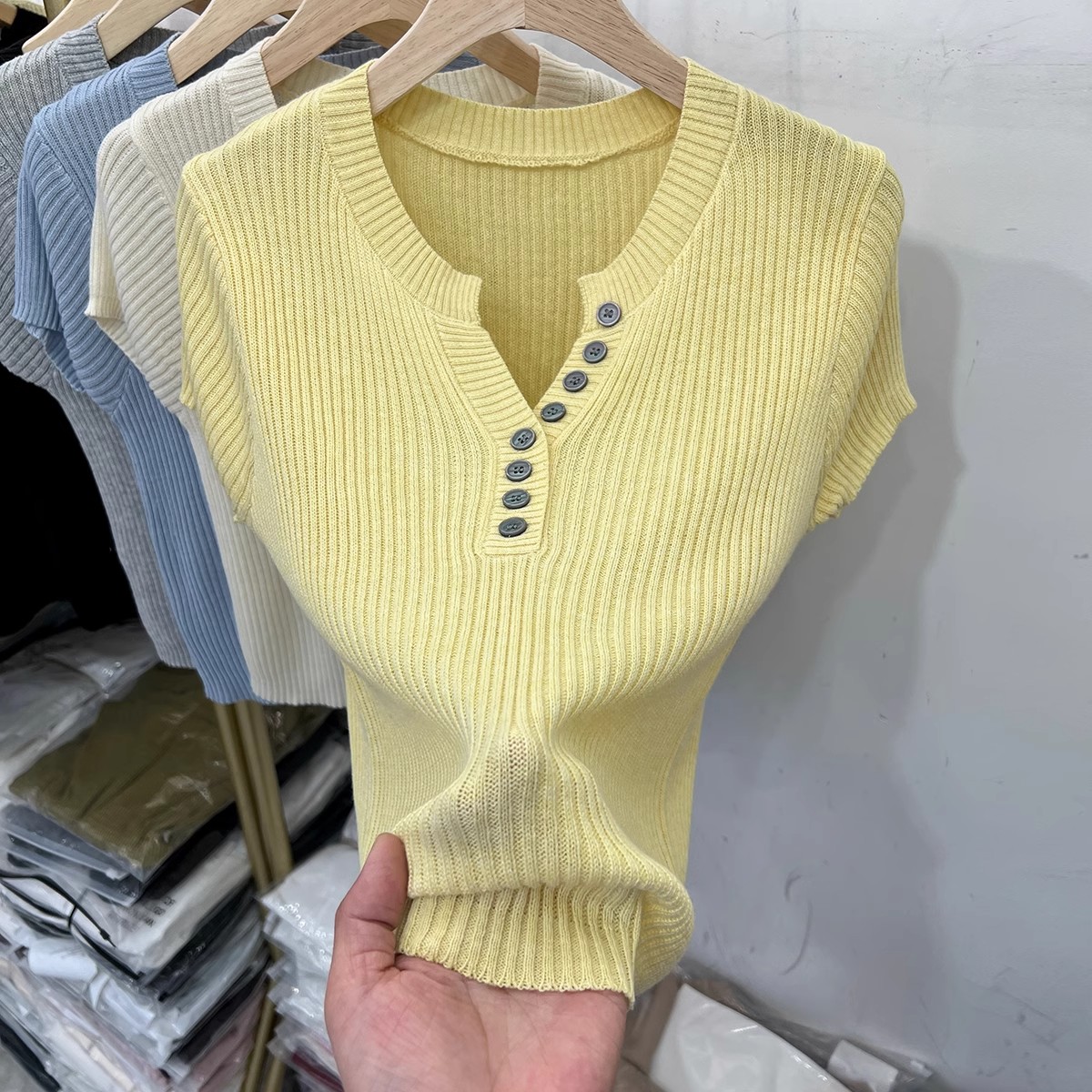 短袖黄色修身不连帽常规款坑条