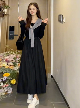 早初入秋韩系穿搭配一整套装黑色连衣裙子女秋装2024新款流行长裙