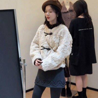 2025冬季新款小香风羊羔毛短外套女高级感慵懒风加厚毛绒保暖上衣