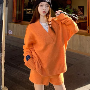 老钱风慵懒松弛感休闲套装 两件套 女春秋V领宽松针织毛衣高腰短裤