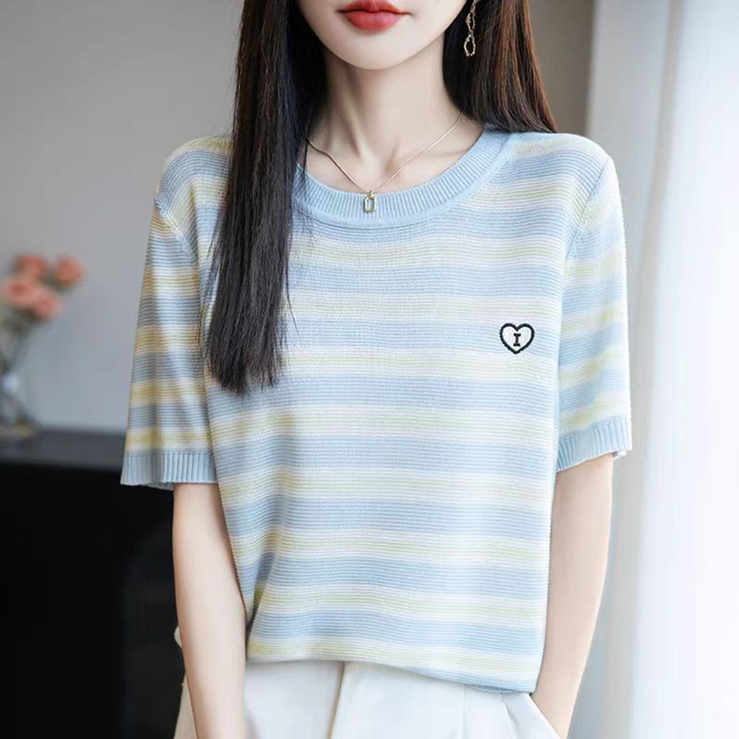 条纹爱心刺绣冰丝衫针织短袖女