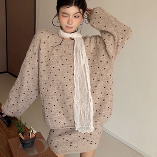 好看一整套裙子套装圆领波点毛衣+松紧腰包臂裙两件秋冬洋气减龄