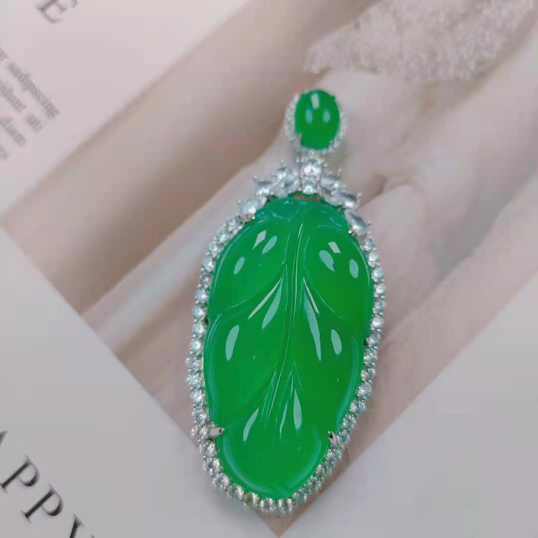 天然冰种镀白金绿玛瑙树叶吊坠