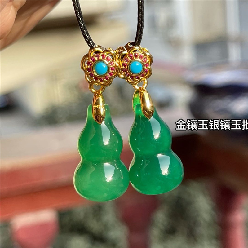 天然绿玉髓葫芦吊坠开运本命年保平安项链玉坠帝王绿玛瑙玉石挂件