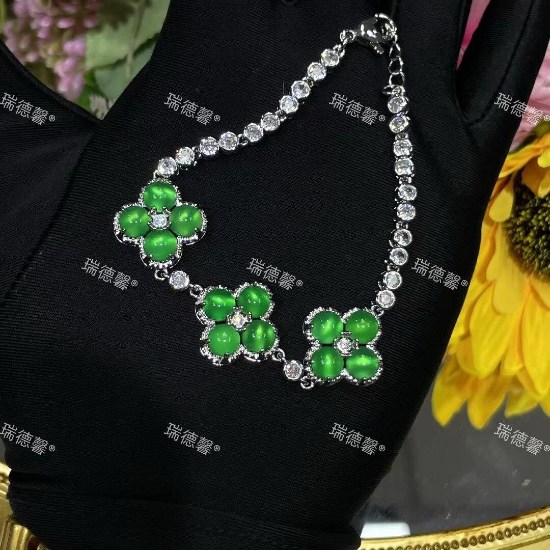帝王绿玉髓四叶草手链玛瑙腕带