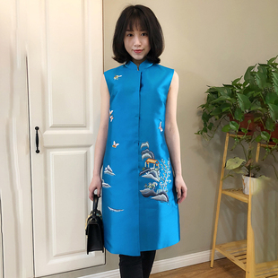 中国风 复古中式刺绣花挺括型立领对襟长款无袖背心马甲上衣女