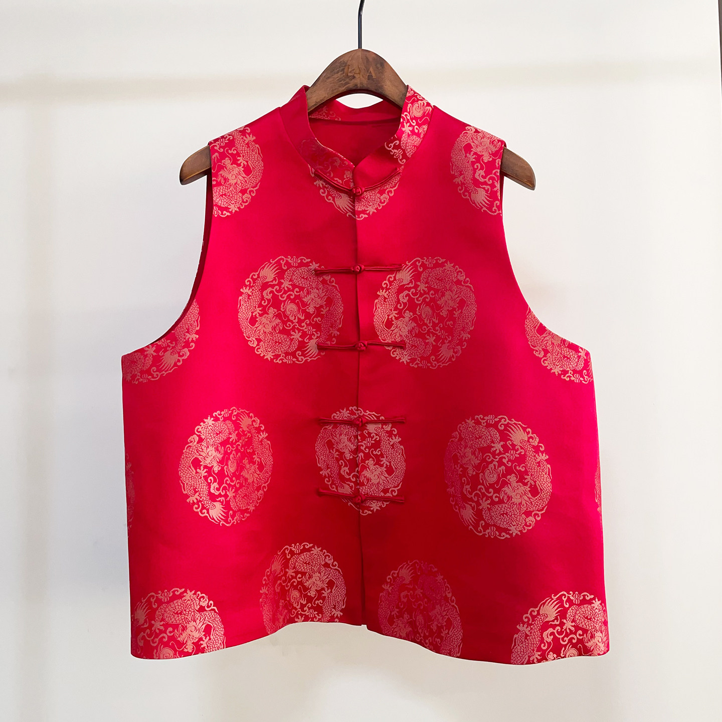 新年 新中式真丝花蕾缎团龙纹红色盘扣无袖唐装背心棉马甲上衣女,女装/女士精品,上衣,淘宝优惠券,粉丝福利购,淘宝优惠卷