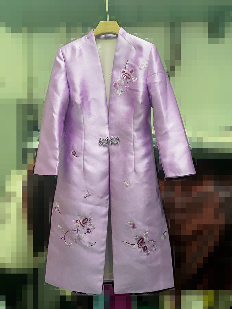 2023新款长款过膝刺绣风衣外套女