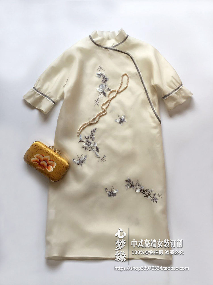 专柜同款 中式复古立领蕾丝斜襟精工绣花喇叭五分袖长款连衣裙女