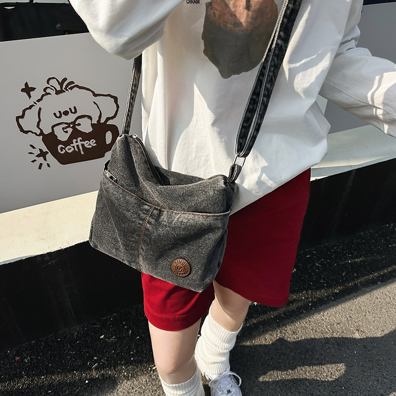 水洗帆布斜挎包复古牛仔布时尚小包小雏菊通勤单肩包日系手机包女