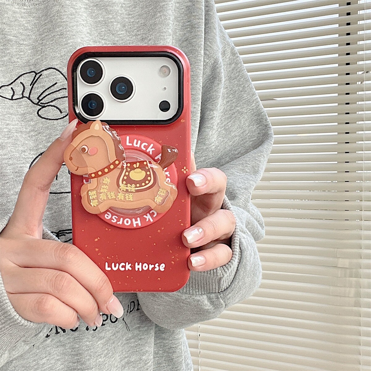 有钱小马摇摇乐磁吸支架适用小米17/15T/13手机壳k70红米K90promax/K50新年K80至尊Note14/9/Turbo3/civi5PRO