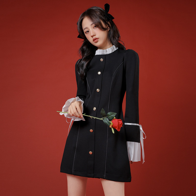 小个子复古小黑裙2021秋冬新款法式百褶拼接收腰打底连衣裙少女装