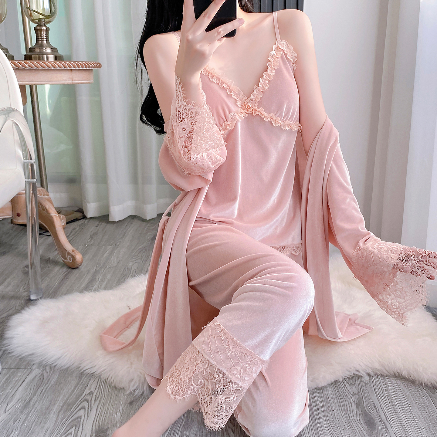 金丝绒睡衣女款2025新款秋冬天保暖加大码三件套带胸垫家居服外穿