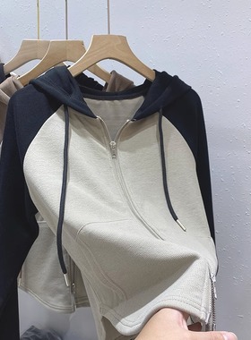 撞色拼接插肩袖连帽T恤女2023年早秋装新款拉链开衫外套长袖上衣