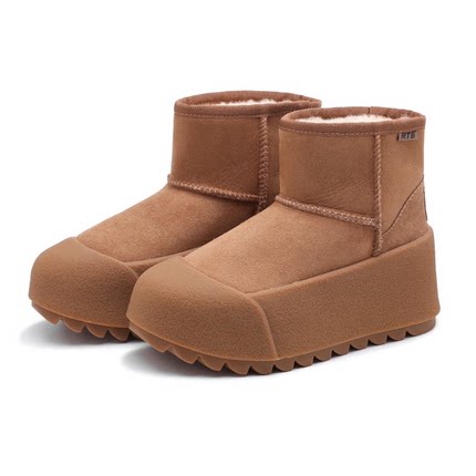 2025羊皮毛一体短筒防滑雪地靴秋冬保暖女款东北棉靴面包鞋马丁鞋