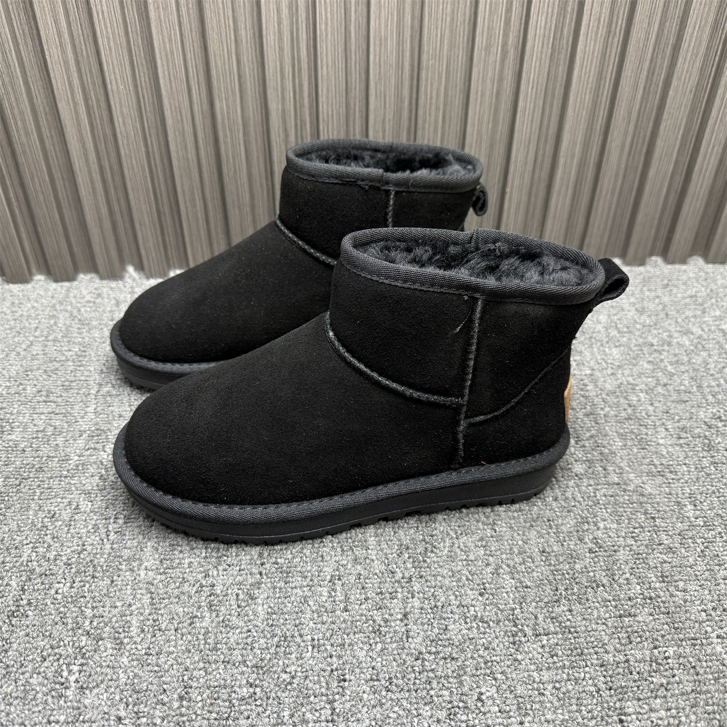 35码处理清仓真皮雪地靴女冬季加绒保暖平底套脚黑色东北抗寒棉靴