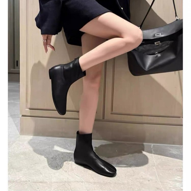 法式风黑色马丁靴女秋冬瘦瘦靴