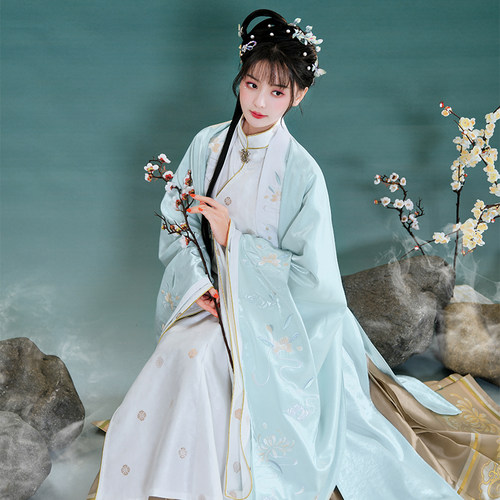 如梦霓裳汉服织金马面裙披风