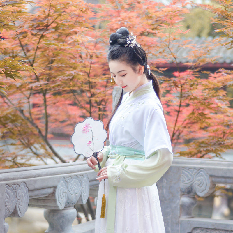 如梦霓裳半臂交领齐腰刺绣花汉服图片