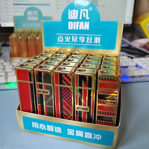 迪凡金属防风蓝焰直冲打火机高颜值创意国潮动物铁壳可充气批发