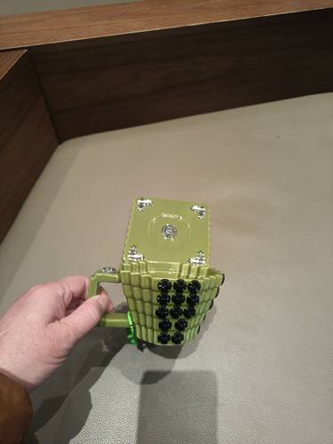 克罗潮牌咖啡杯暗黑基调搭配标志性元素品味时潮范也随之蔓延