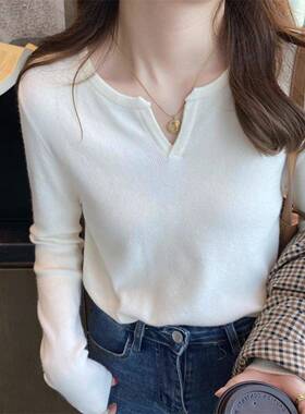 春季白色V领针织女底衬衫2026新秋季风格修身内长袖毛衣上0113ud