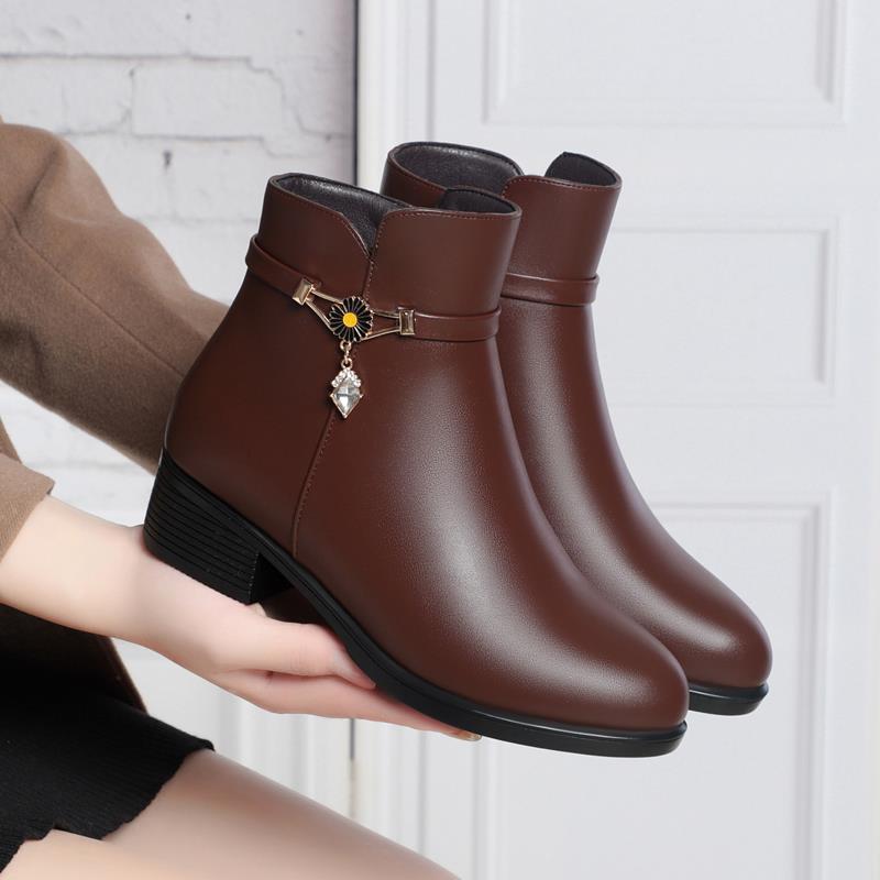 靴子女2025新款爆款软底粗跟防滑妈妈鞋短靴中年皮鞋加绒保1102h