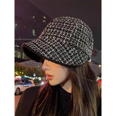 秋冬季2026新款渔夫帽女款亮片加绒鸭舌帽显脸小潮流百搭帽1009z