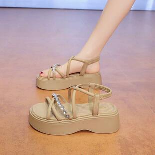 增高水钻34码 夏款 一字扣凉鞋 女外穿2026新款 沙0325d 厚底罗马凉鞋