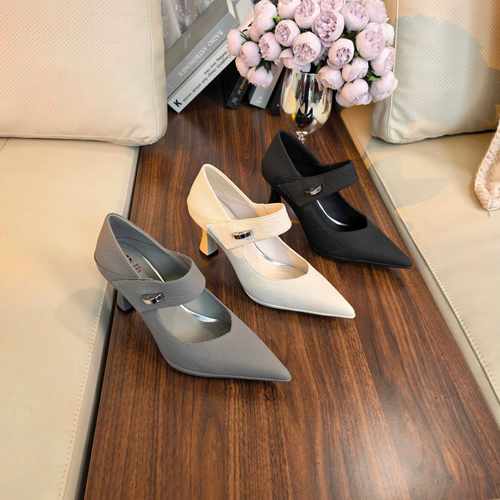 早春漂亮2026春新款法式搭扣高跟鞋女细跟性感浅口尖头玛丽0407d