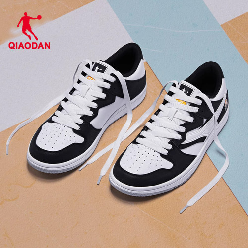 乔丹板鞋新品低帮软底黑白板鞋