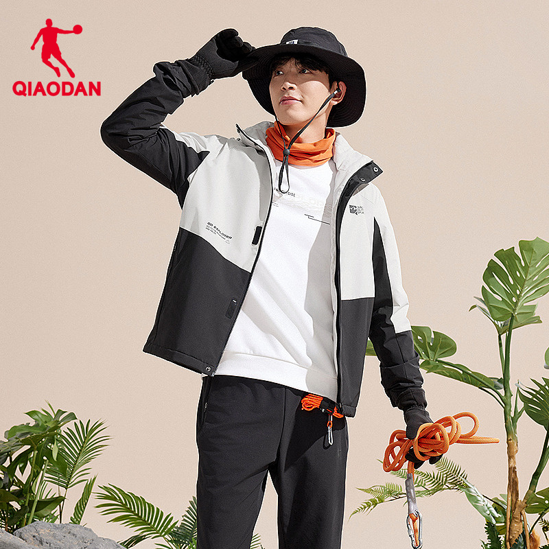 乔丹梭织厚外套防泼水户外冲锋衣