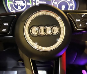 适用于奥迪A4L Q3 A3 A5 Q5 A7方向盘钻标贴内饰装饰改装车标钻贴