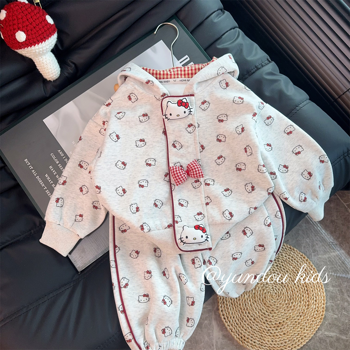 女童卡通连帽蝴蝶结外套裤子亲子两件套*送玩偶2025秋款YAN013焉