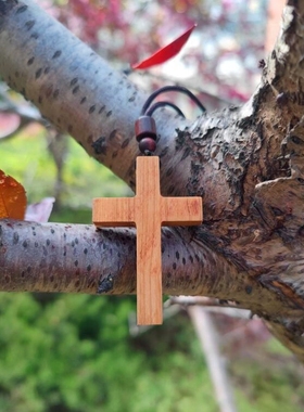 桃木雕刻木珠挂绳十字架吊坠