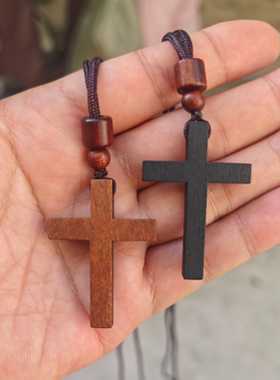 手工轻小号木质十字架吊坠项链