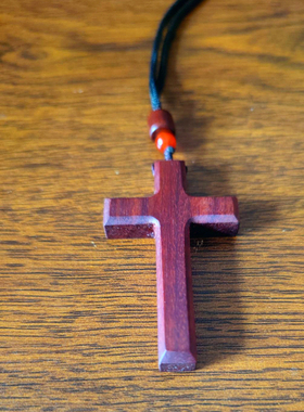 玛瑙珠檀木十字架吊坠项链长款毛衣链情侣饰品教堂蛇年保平安饰品