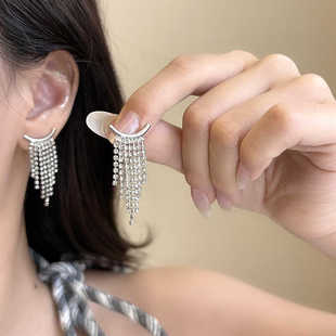弧形镶钻流苏短款耳钉女精致高级感时尚百搭气质蚊香盘无耳洞耳夹