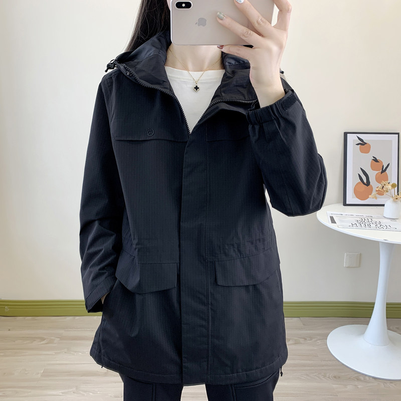 新款中长款冲锋衣女收腰保暖风衣加绒防风防水外套户外徒步登山衣