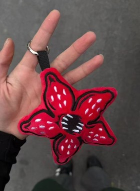 手工新品Stranger Things怪奇物语 动画周边毛绒达达玩偶挂件