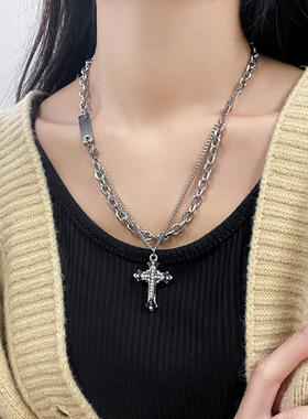钛钢双层拼接十字架项链女秋冬高级感潮酷长款毛衣链ins嘻哈配饰