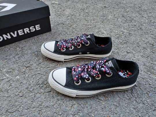 萌萌的大鞋带孔~CONVERSE匡威 All Star Big Eyelet 560978C图片