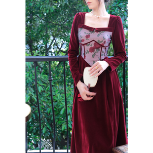 鹿与玫瑰新中式红色丝绒连衣裙女高级感气质订婚领证礼服长裙秋冬