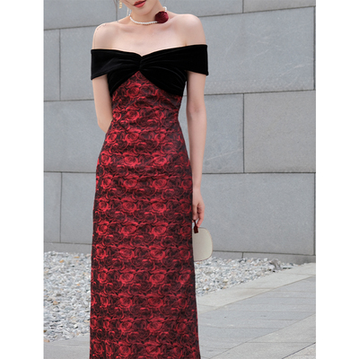 鹿与玫瑰新中式一字肩红色连衣裙女夏季气质吊带裙订婚小礼服裙子