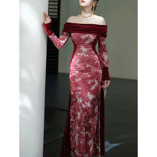 鹿与玫瑰红色丝绒一字肩连衣裙女气质修身掐腰长裙订婚敬酒礼服裙