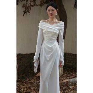 鹿与玫瑰法式复古白色长袖一字肩连衣裙女气质收腰显瘦礼服小白裙