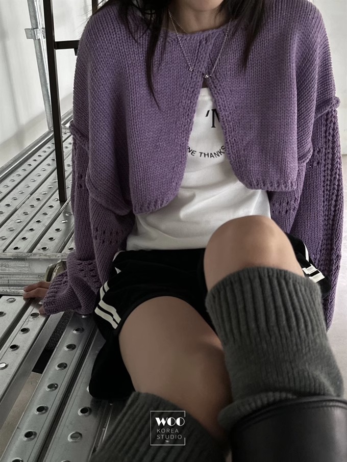 叠穿镂空宽松短款针织衫毛衣