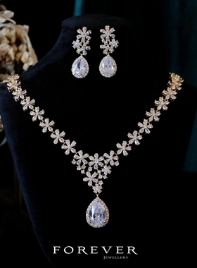 女士金色锆石镶嵌项链耳环套装闪