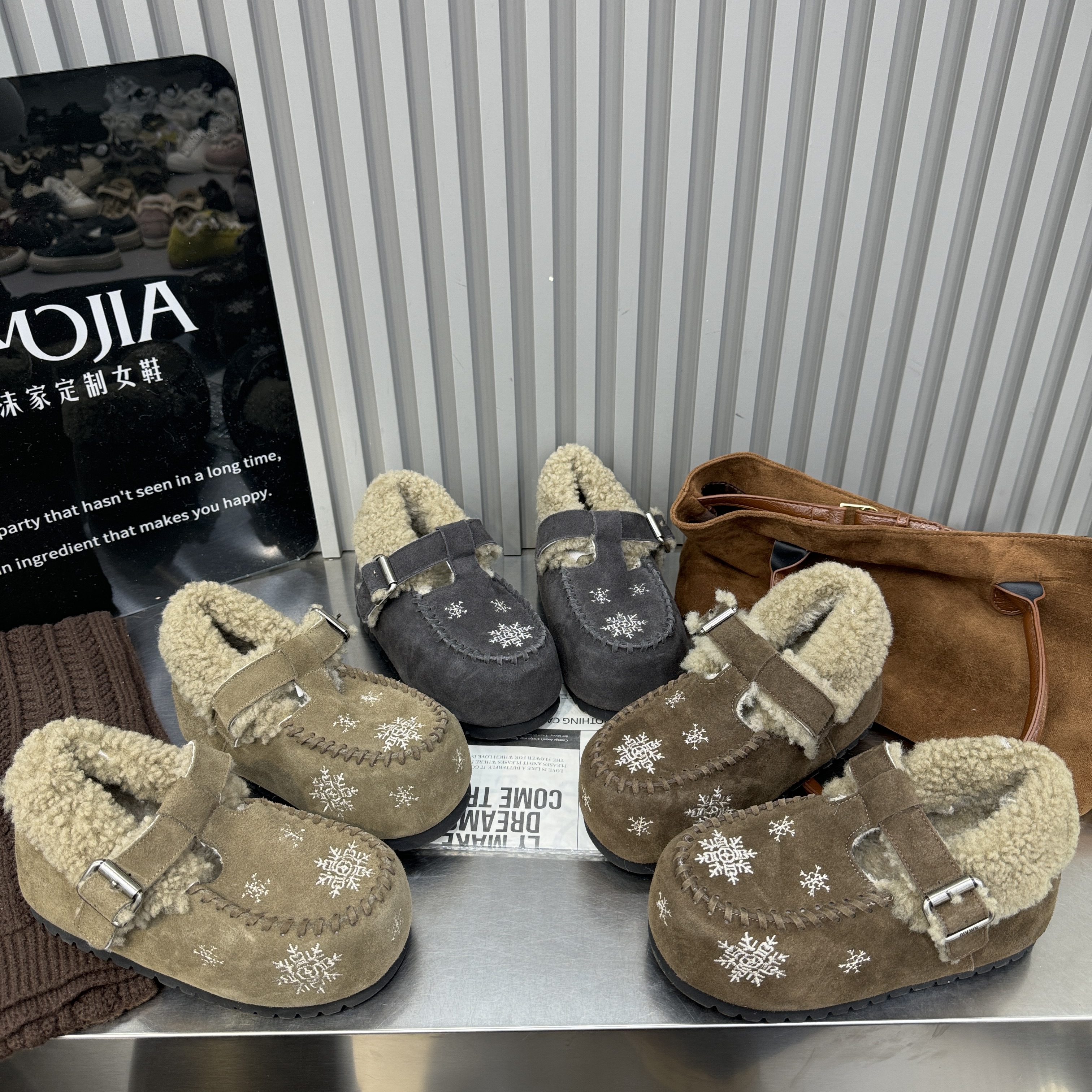 2025冬季新款磨砂真皮厚底内增高羊羔毛毛加绒保暖女鞋勃肯鞋女鞋