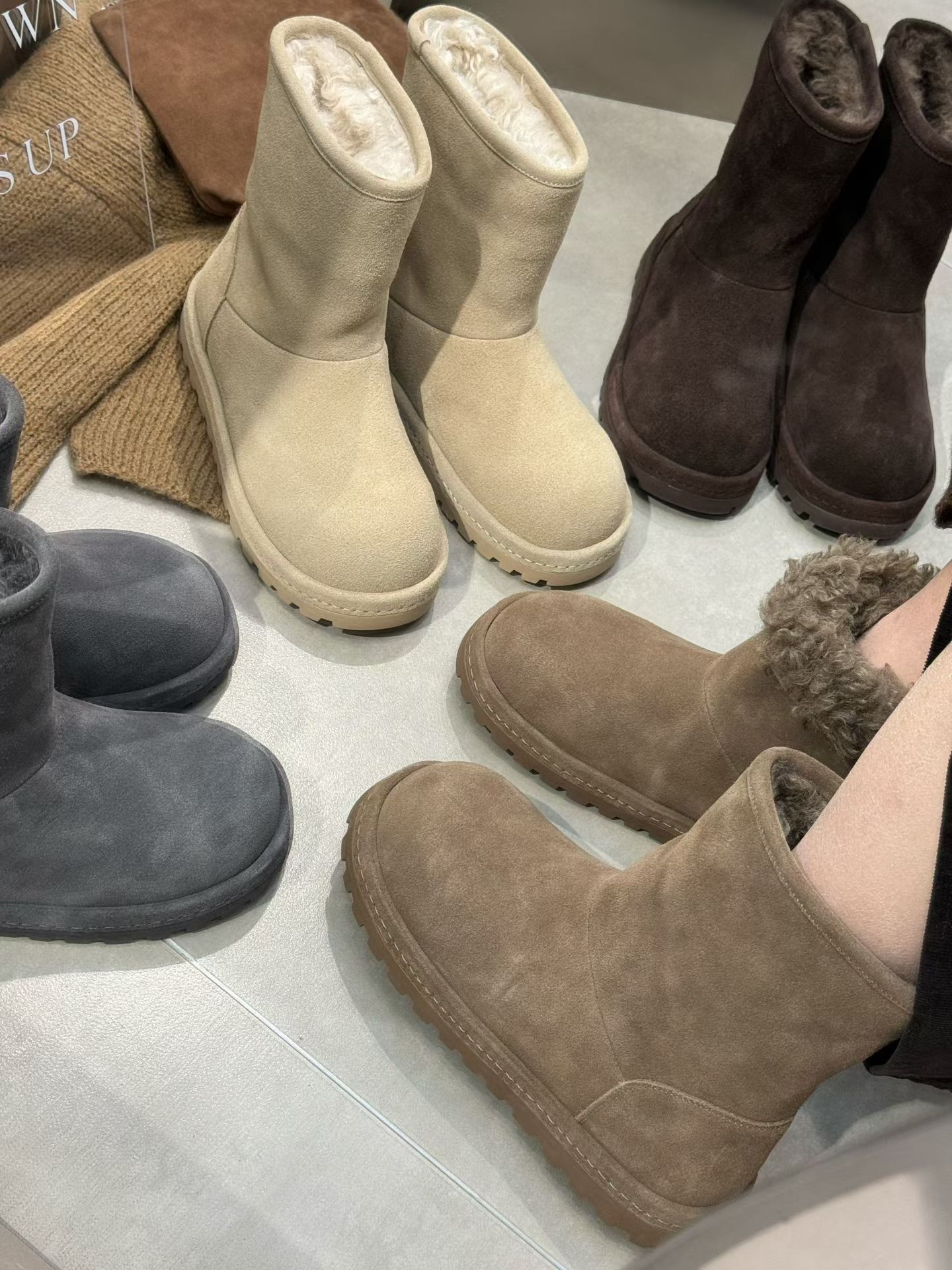 2025新款磨砂真皮平底内增高羊羔毛毛鞋加绒秋冬百搭女短筒雪地靴